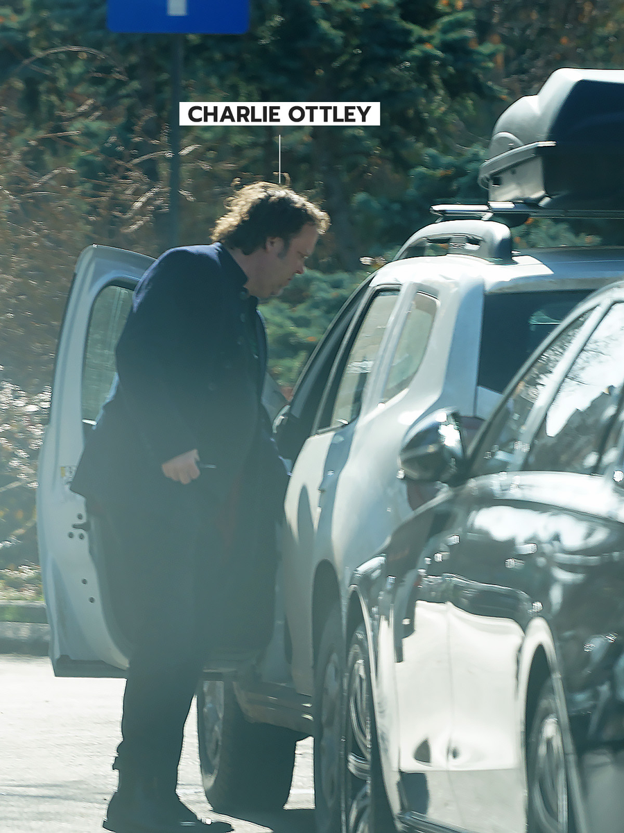 Charlie Ottley conduce un Duster