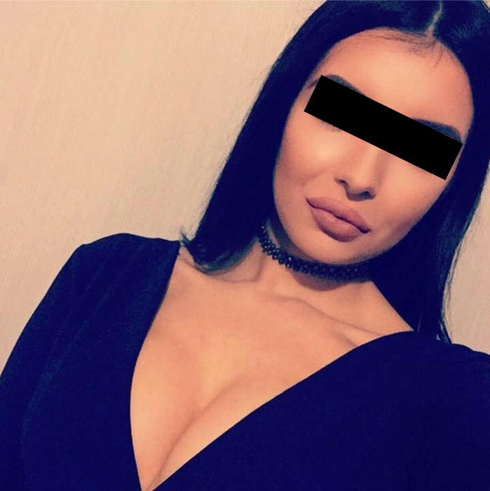 Raluca este o tânără extrem de atrăgătoare