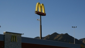 Singurul restaurant McDonald’s din lume cu logo turcoaz. De ce locația a renunțat la galben
