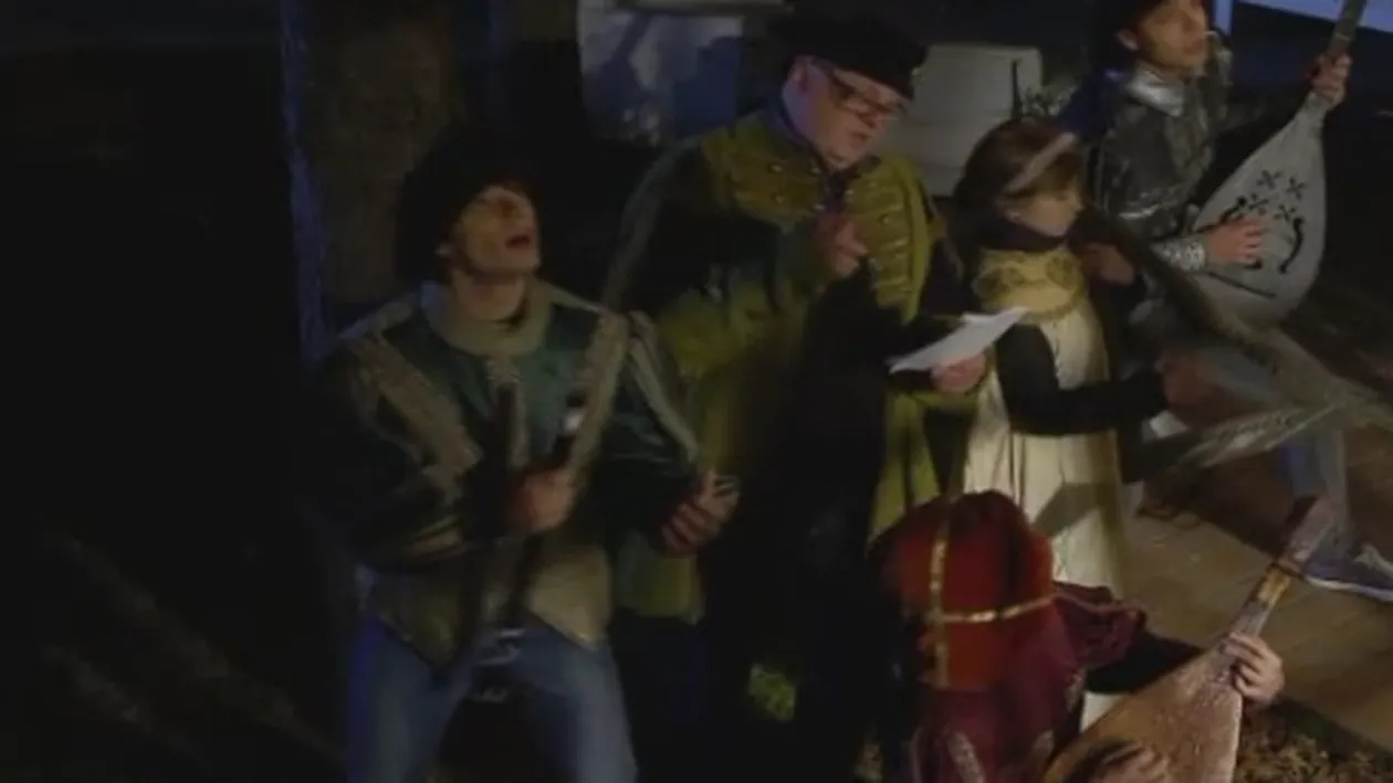 Cum a surprins-o Bebe Cotimanis pe Carmen Tanase cu o serenada. Imagini inedite, marti, de la 20:30, numai pe Acasa TV