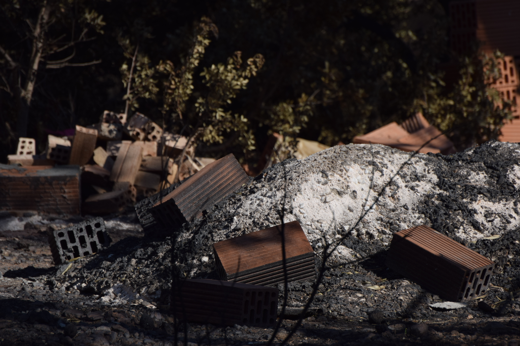 Alertă! Catastrofa din Grecia, unde au murit aproape 90 de oameni, s-ar putea repeta și în România. Peste 15.000 de incendii de vegetație în țara noastră, în 2017