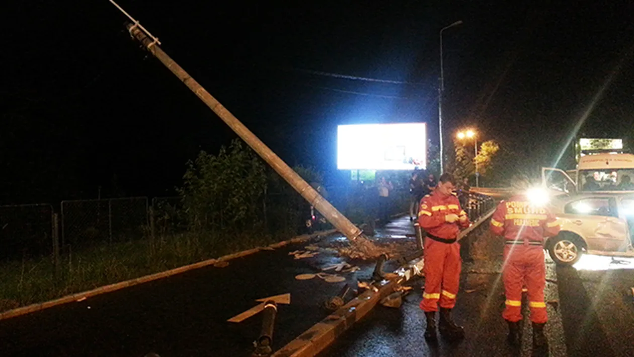 Accident spectaculos, in Capitala! La fata locului, s-au deplasat de urgenta o ambulanta si un echipaj de pompieri!