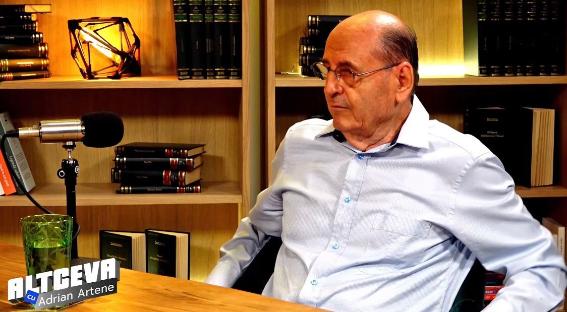 Dumitru Constantin Dulcan este invitatul lui Adrian Artene la podcastul „ALTCEVA”, care va putea fi vizionat sâmbătă, 3 septembrie, începând cu ora 19:00 (Foto: captură video)