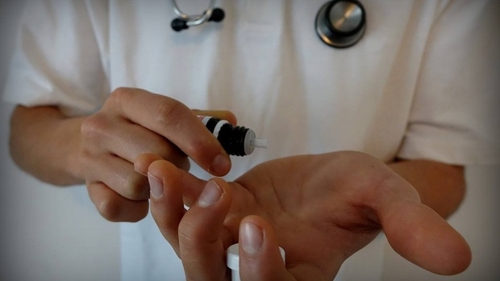 O mamă din Cluj a reclamat la Poliție un medic de la Pediatrie. Îl acuză că i-a cerut să se dezbrace