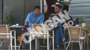 Handbalistul Iulian Stamate se lauda la prieteni cu pozele din telefon! Se da mare cu fotografiile din iPhone!