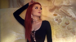 Elena Gheorghe, aproape goală în noul ei videoclip! Fanii au înroşit butonul de ”Like”