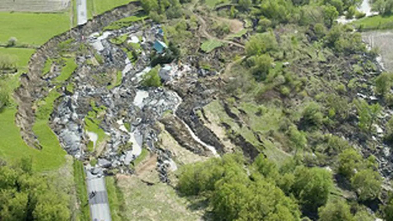 Au murit in casa in timp ce se uitau la hochei