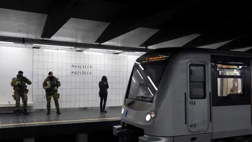 Atac cu cuțitul într-o stație de metrou! O femeie a fost grav rănită