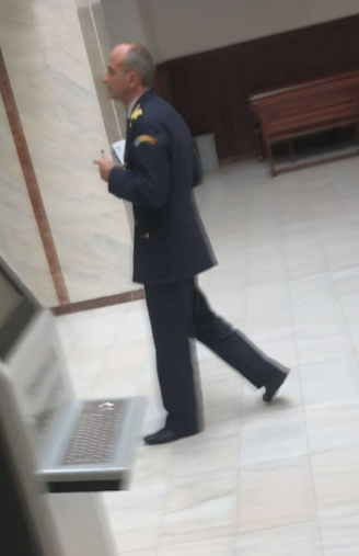 Florin Talpan se îmbracă în uniforma de colonel de fiecare dată când merge în fața instanței