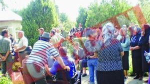 Blestemat la inmormantare