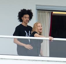 Madonna și Ahlamalik Williams