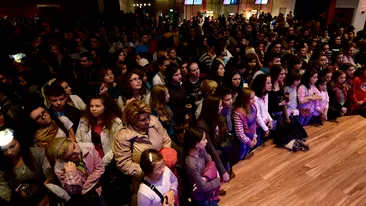 Deschiderea unui mall a blocat traficul in Oradea! Mii de oameni s-au inghesuit sa viziteze magazinele si sa-l asculte pe Smiley