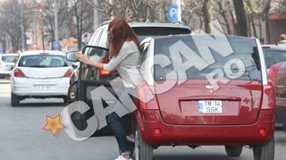 Pentru Bianca Dragusanu marimea nu conteaza! A dat sutele de cai din SUV pe o masina mai scurta decat picioarele ei - Vezi cum arata la volan