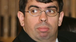 Voi ce parere aveti? Ministrul Justitiei vrea sa legalizeze casatoriile intre homosexuali