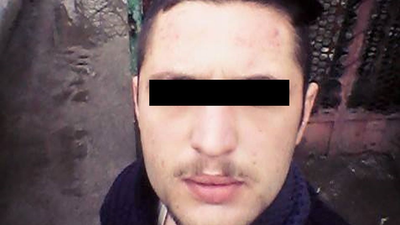 El este tânărul care și-a dat foc în fața unui parc din Buzău! A ars ca o torță după ce s-a stropit cu spirt