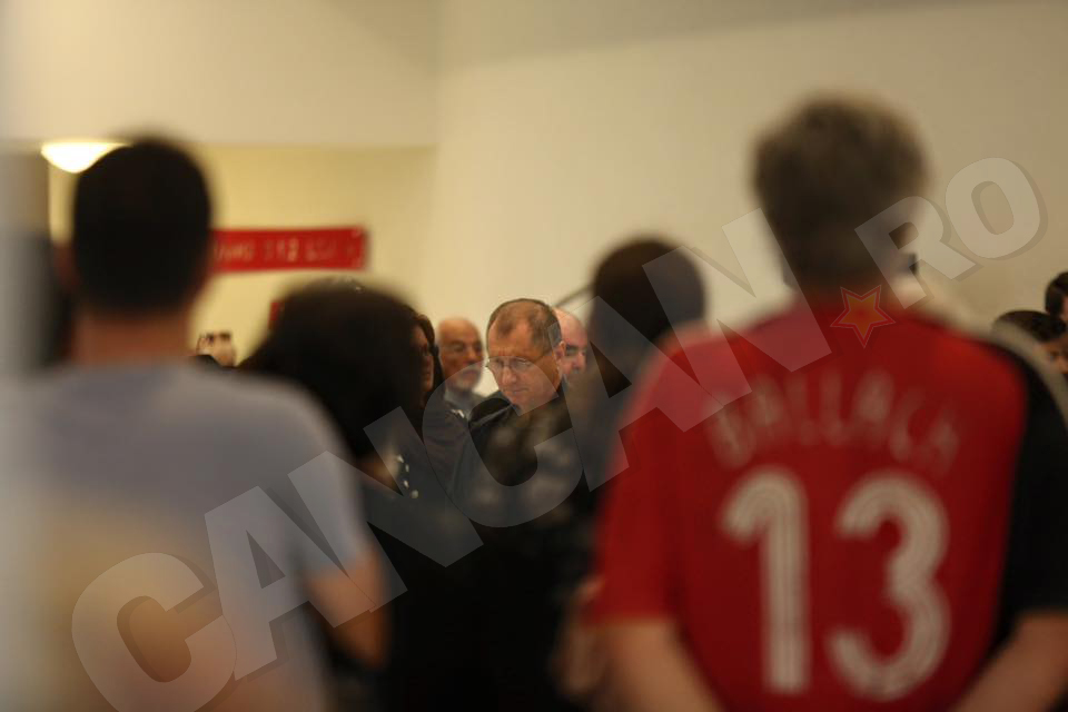 FOTO! MARIN MORARU a fost înmormântat miercuri. Soţia maestrului a scris pe coroană un mesaj dureros