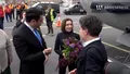 Nicușor Dan a înlocuit carnețelul cu ghiozdănelul în deplasarea din Armenia. A mers cu el inclusiv pe covorul roșu și l-a așezat pe podea când a trebuit să stea la poze