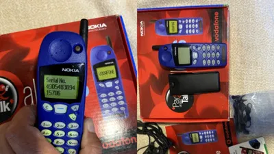 Cât costă un Nokia 5110 nou-nouț, acum, în martie 2026. Vine la pachet cu toate accesoriile