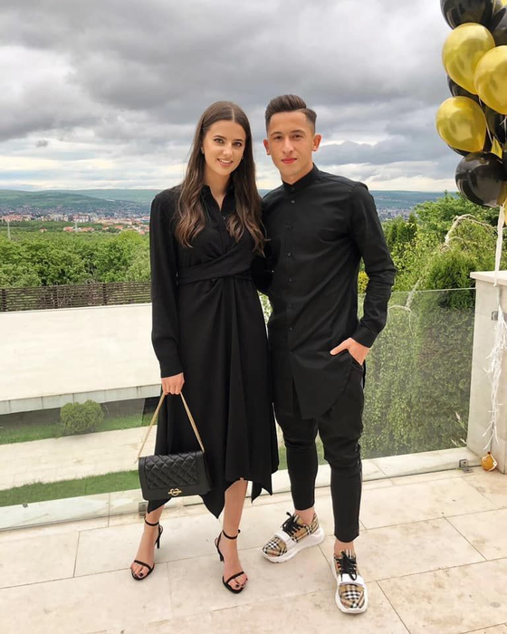 Olimpiu Moruțan se iubește cu o adevărată bombă-sexy! Cum arată partenera fotbalistului care a dinamizat acțiunile ofensive ale „tricolorilor” în meciul cu Kosovo | GALERIE FOTO