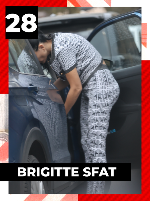 TOP sexy-vedete. Bianca Drăgușanu, Daniela Crudu sau Raluca Bambi s-au aplecat pe bancheta din spate și…: Mamăăă, ce priveliște!