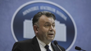 Românii, în pragul disperării! O asistentă din Suceava l-a implorat în lacrimi pe Nelu Tătaru, în direct la TV, să fie testată pentru noul coronavirus