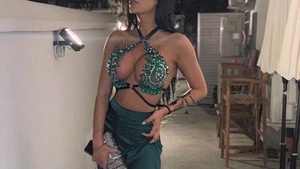 Daniela Crudu, răsfățată de iubitul misterios cu cadouri scumpe. Cu ce costum de baie sexy l-a înnebunit bruneta