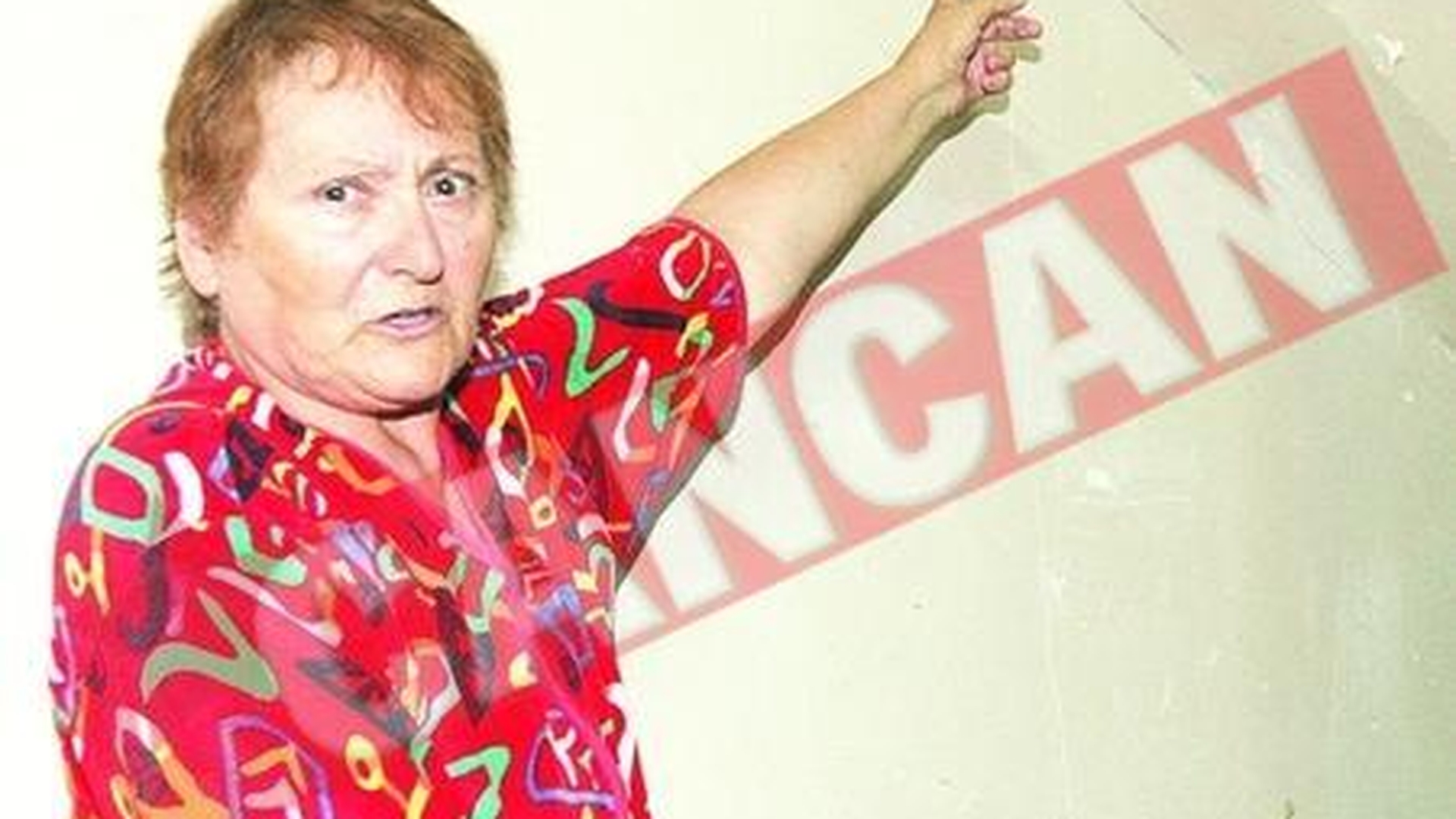 Un bucurestean isi terorizeaza vecinii