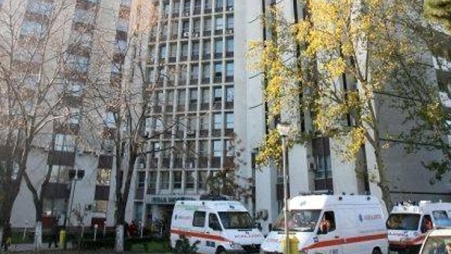 Tragedie la Spitalul Universitar! Un barbat s-a aruncat de la etajul 14. Afla coincidenta MACABRA din spatele acestei drame