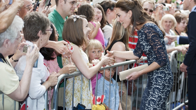 Canadienii, innebuniti de Kate Middleton