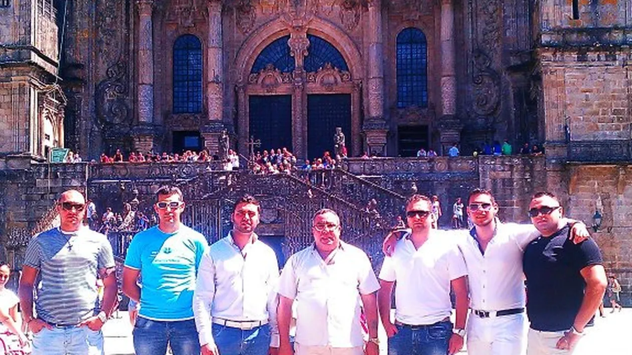 Dusmanii de moarte ai fratilor Camataru traiesc ca nababii in Spania! Fratii Chiroaica isi schimba bolizii ca pe sosete!