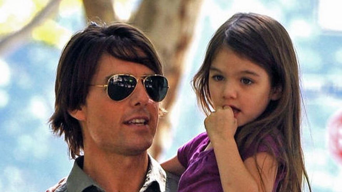 Cum arată Suri, fiica lui Tom Cruise și a lui Katie Holmes, la 18 ani. Tânăra nu a mai vorbit cu tatăl ei de un deceniu