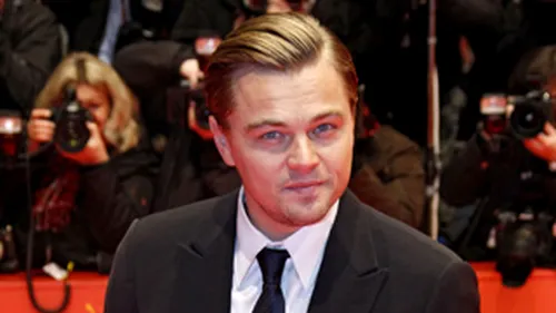 Leonardo DiCaprio nu se mai multumeste cu o iubita! Si-a luat doua fotomodele!