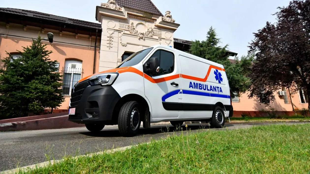 Cum ar fi căzut de la etajul doi fetița din Oradea. Filmul tragediei: micuța plângea, părinții dormeau și vecinii fac acuzații serioase