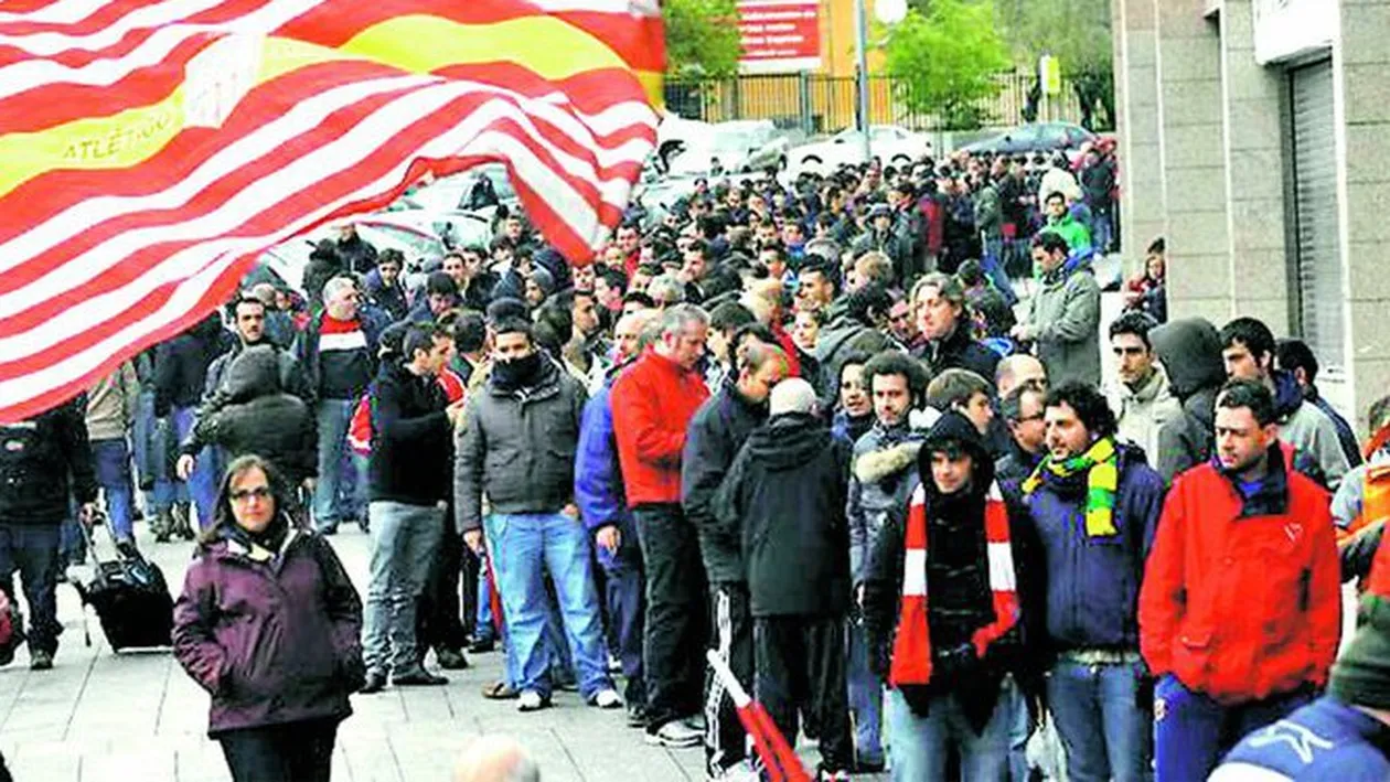 Nebunie la Madrid si Bilbao pentru biletele finalei! Unii le-au luat dupa ore in ploaie, altii printr-o loterie televizata!