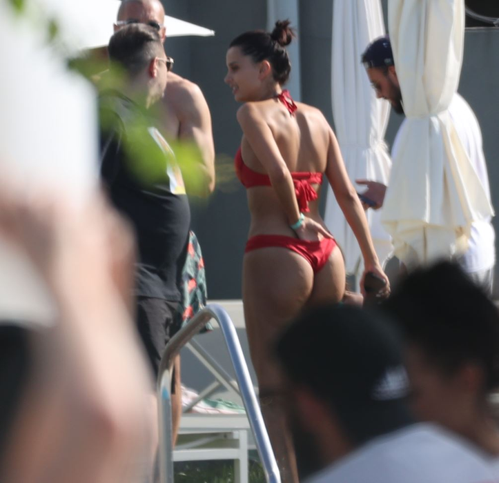 Bianca Marina, marea atracție de la piscină (Foto: CANCAN.RO)