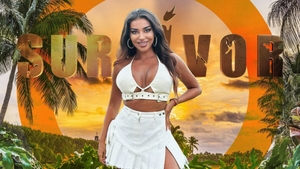 Cine este fotbalistul cu care Elena Ionescu de la Mandinga se iubește. Fosta câștigătoare de la Survivor este cu 13 ani mai mare decât el