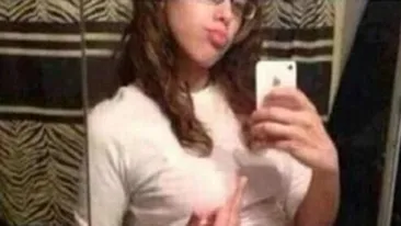 A şocat mii de oameni cu acest comentariu! Ce glumă macabră a făcut o tânără însărcinată, în timp ce arăta semne obscene