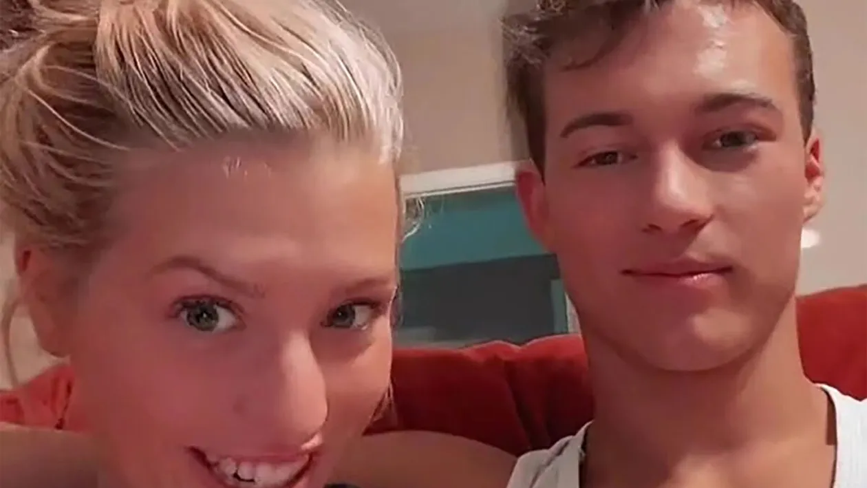 Motivul bizar pentru care acești doi iubiți nu s-au sărutat niciodată, deși formează un cuplu de 2 ani