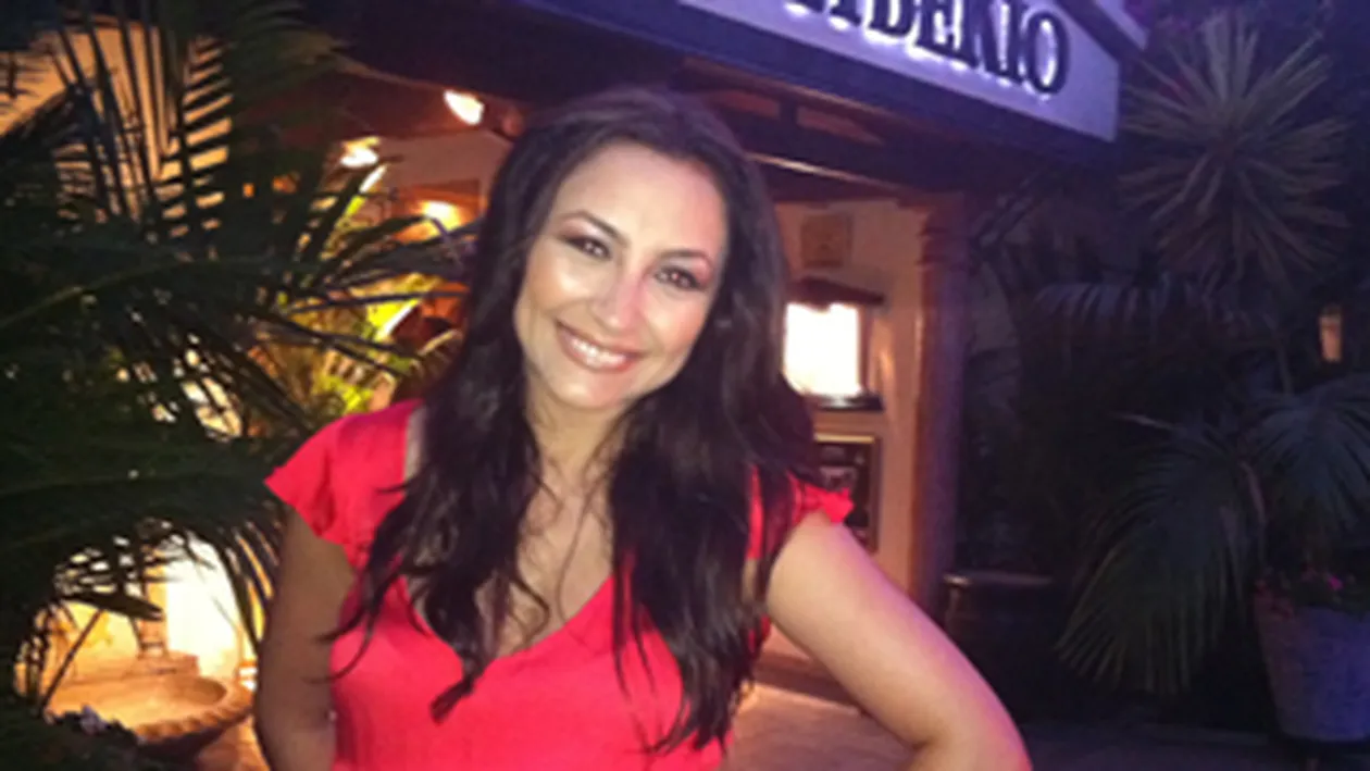 Andra tine legatura cu fanii din vacanta! Tom Jones va canta la clubul hotelului la care suntem cazati!