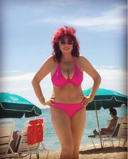 Formidabil! Carmen Harra s-a dezbrăcat la 64 de ani. Cum arată într-un costum de baie sexy celebra clarvăzătoare