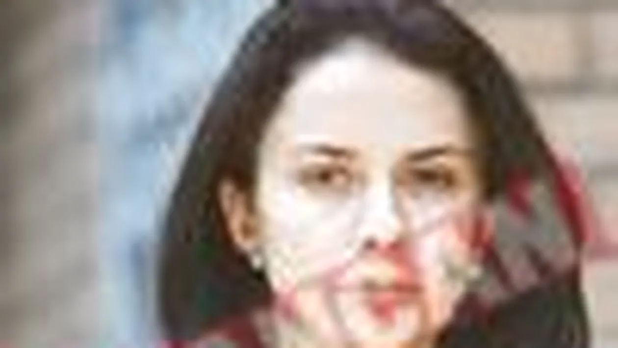 Miss Nationala de Fotbal nu o inghite pe iubita lui Chivu