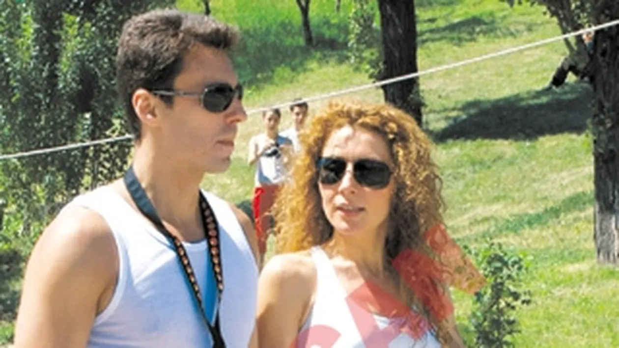 Fanii lui Mircea Badea opresc manelele de pe plaja pentru el! Vezi aici ce pretentii a avut vedeta pe plaja!