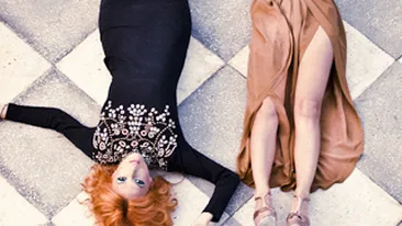 Dana Rogoz si-a aratat funduletul in ultima sedinta foto realizata alaturi de Adela Popescu!