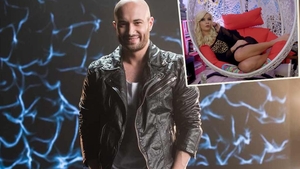 Ups! A comis-o! Gina lui Mihai Bendeac, cu lenjeria intimă la vedere. Imagini de infarct în cel mai nou episod din “Băieți de Oraș”!