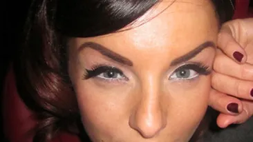 Arata ingrozitor dupa cateva operatii estetice nereusite! De nerecunoscut! Uite in ce hal s-a uratit bruneta de la t.A.T.u.!