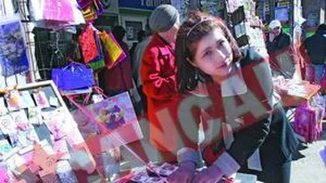 Au ramas cu martisoarele pe tarabe