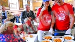 Ramona Badescu a gatit pentru saraci