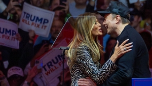 Ce relație este între Melania Trump și Elon Musk? Apropiații nu o văd cu ochi buni