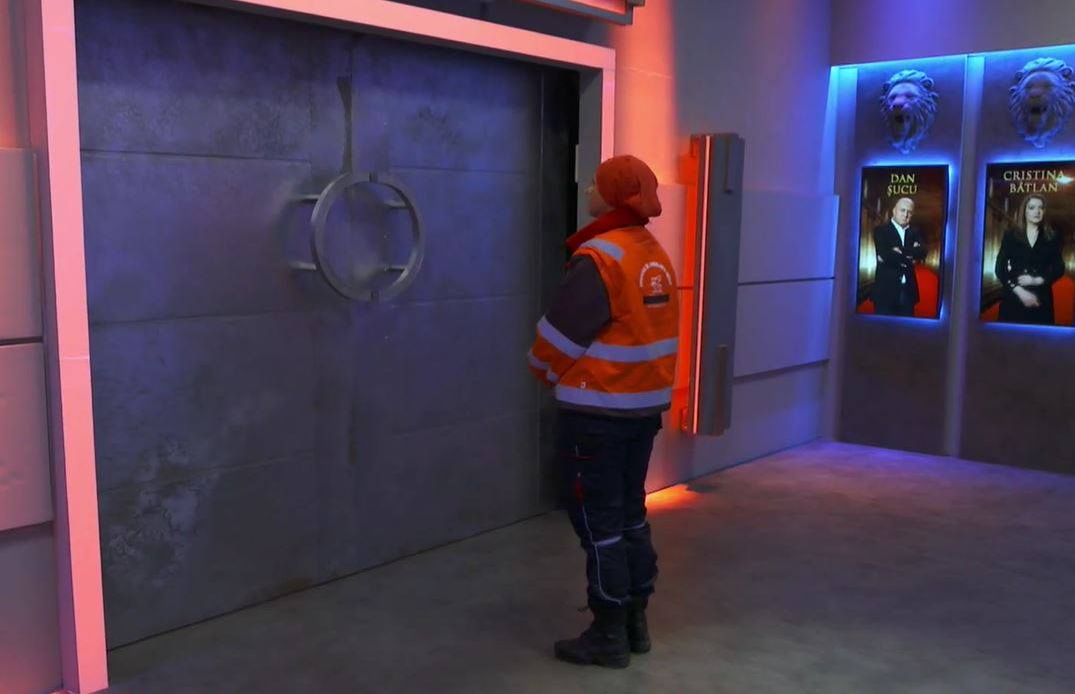 Juriul „Imperiul leilor”, in lacrimi în fața poveștii de viață a unui cadru medical care vrea să își deschidă o afacere. Cristina Bâtlan: „Mulțumesc mult!”