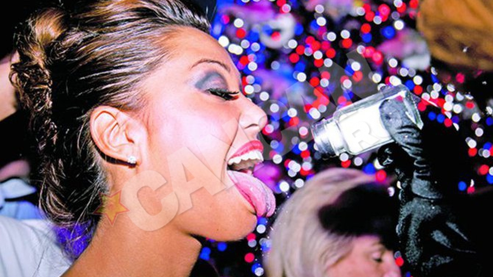 Iubita lui Usher, "tepuita" de Van Damme! L-a asteptat in zadar cu sare si... tequila